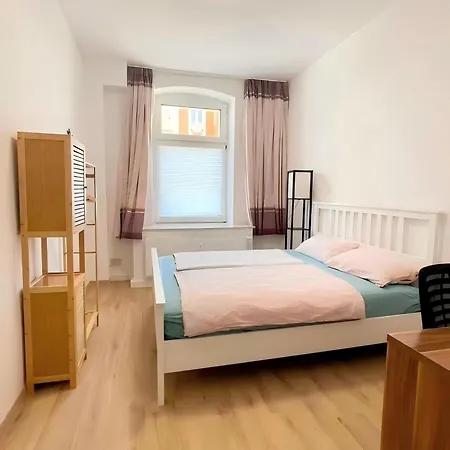 2-bedroom With Kitchen Washmachine 아파트 *