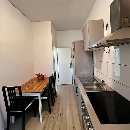 아파트 2-bedroom With Kitchen Washmachine 뒤셀도르프